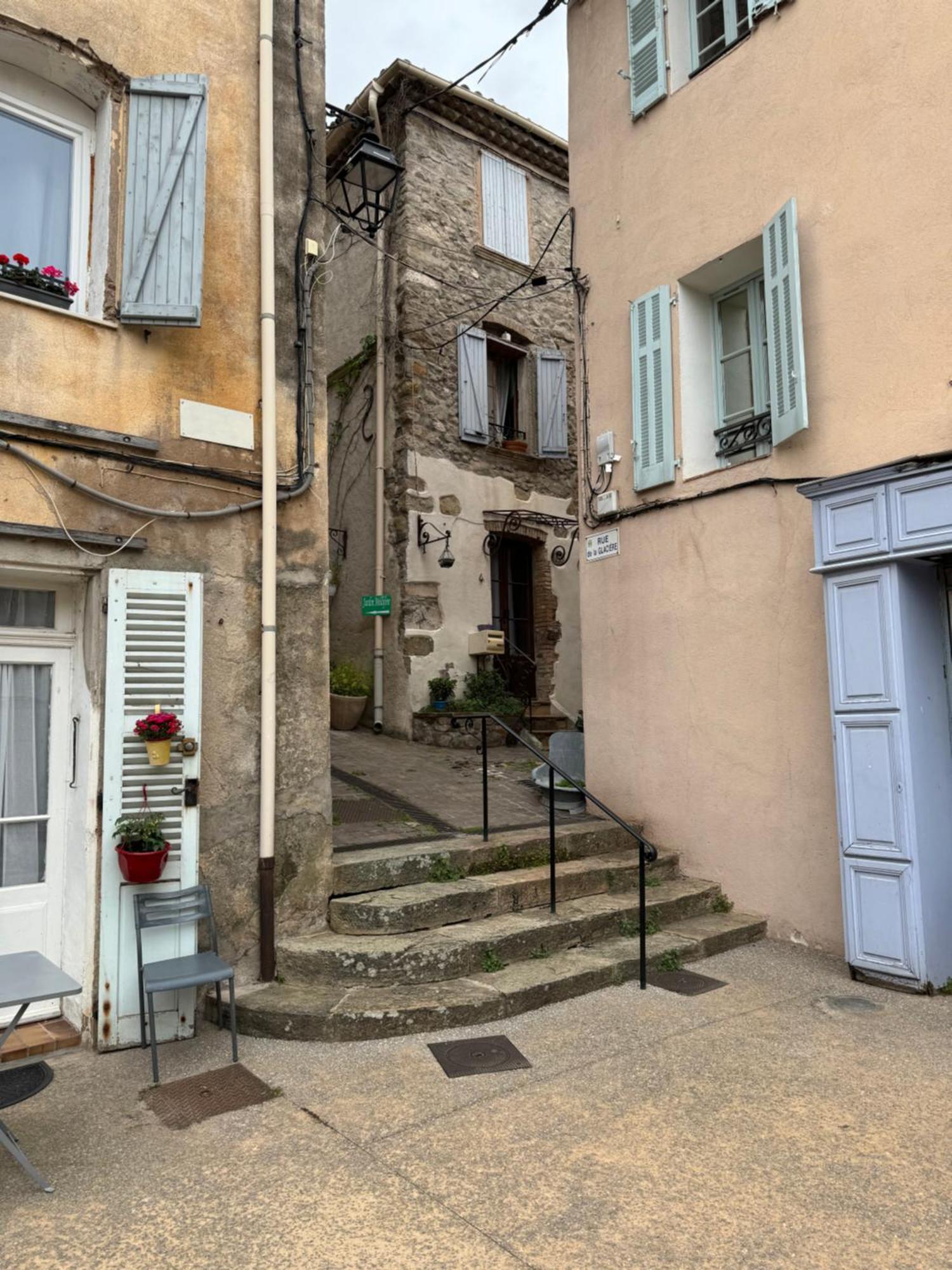 Chez Kay